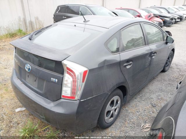 JTDKN3DUXF1983958 Toyota Prius Three