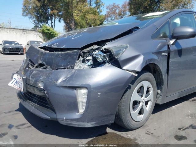 JTDKN3DUXF1983958 Toyota Prius Three