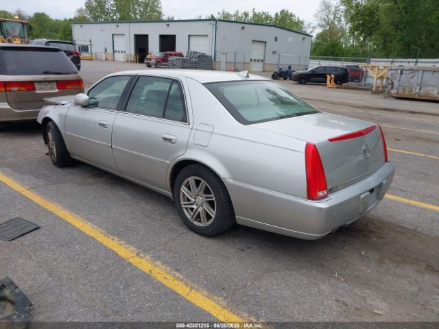2011 CADILLAC DTS 1G6KD5E62BU109579 Photo 2