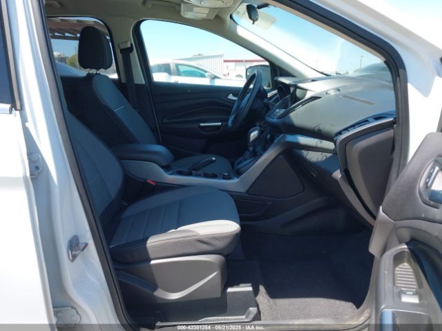 1FMCU9G96FUC64010 Ford ESCAPE SE