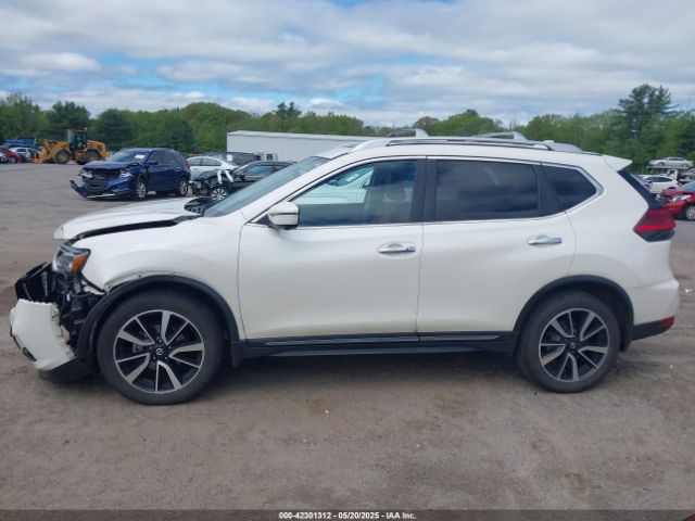 JN8AT2MV2HW026450 Nissan Rogue Sl