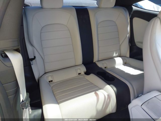 WDDWJ4JB2HF503557 Mercedes-Benz C 300