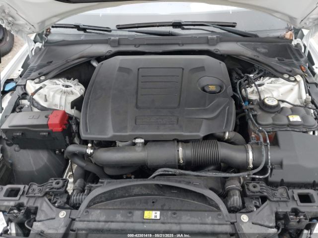 2019 JAGUAR XE SAJAJ4FX7KCP44274 Photo 9
