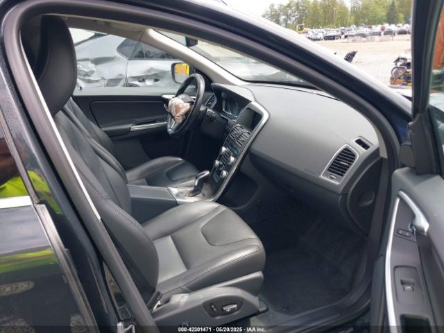 2016 VOLVO XC60 YV4612RK3G2830216 Photo 4