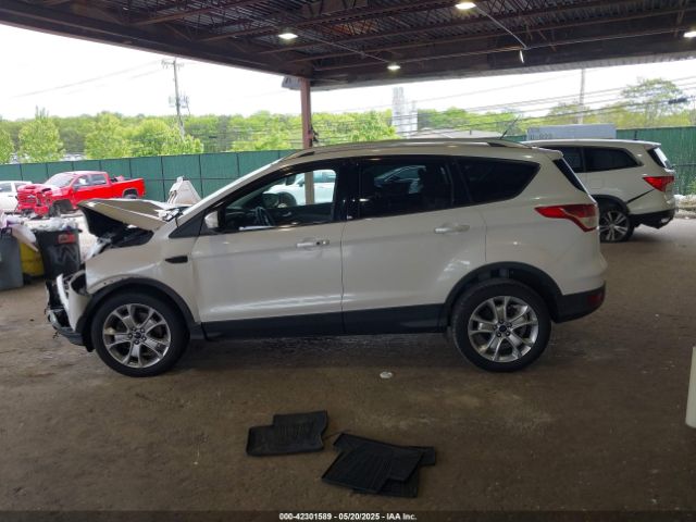 1FMCU9J97GUC32516 Ford Escape Titanium