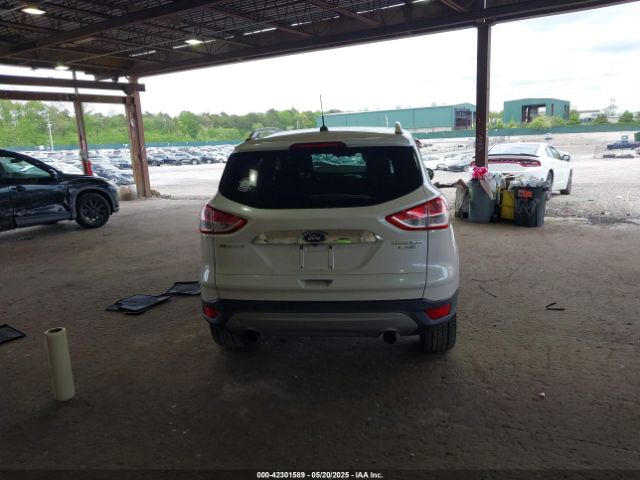1FMCU9J97GUC32516 Ford Escape Titanium