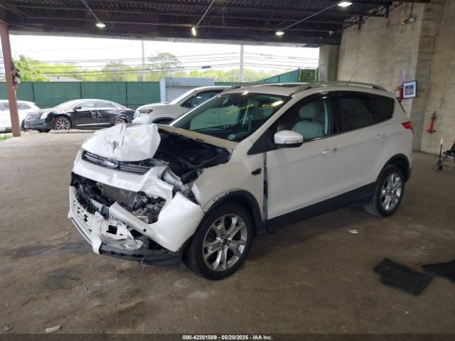 1FMCU9J97GUC32516 Ford Escape Titanium