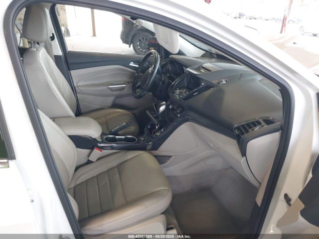 1FMCU9J97GUC32516 Ford Escape Titanium