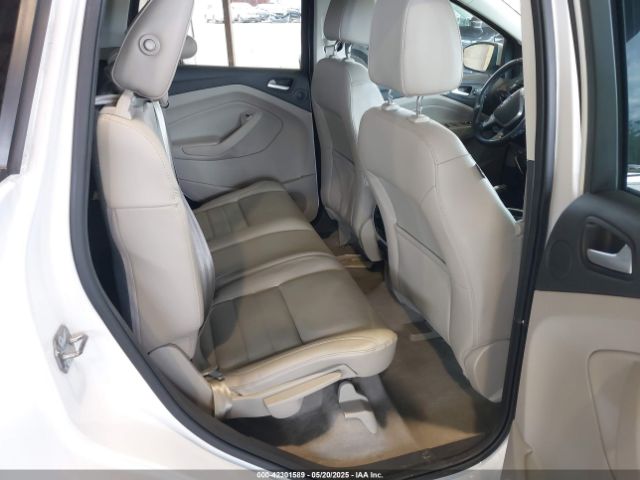 1FMCU9J97GUC32516 Ford Escape Titanium