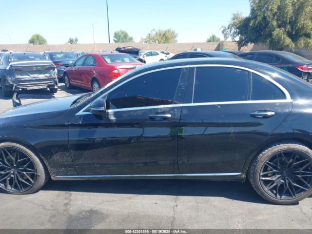 W1KWF8DB6MR644368 Mercedes-Benz C 300 Sedan