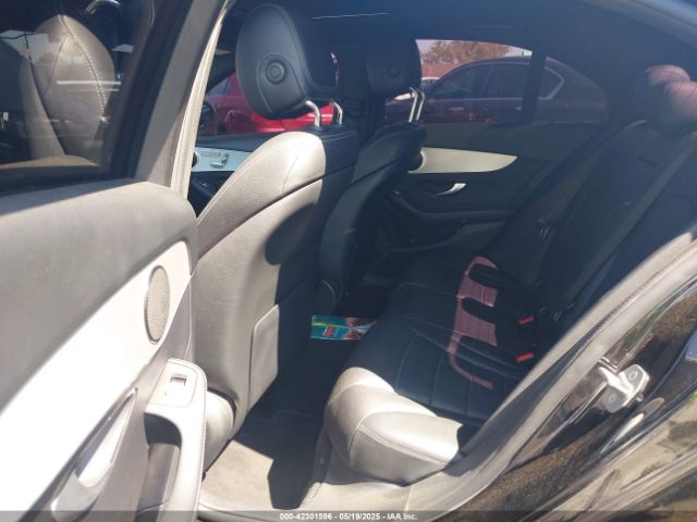 W1KWF8DB6MR644368 Mercedes-Benz C 300 Sedan