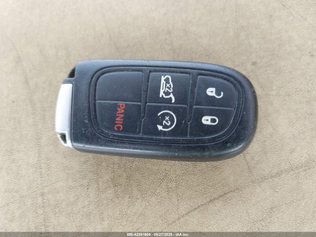 1C4PJMCS3EW184984 Jeep Cherokee Latitude