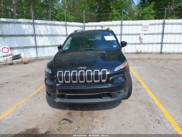 1C4PJMCS3EW184984 Jeep Cherokee Latitude