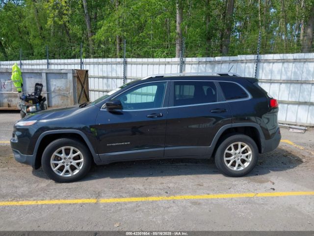 1C4PJMCS3EW184984 Jeep Cherokee Latitude