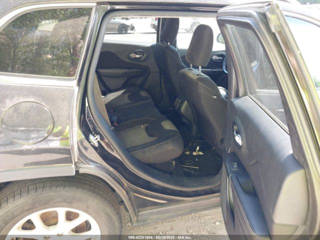 1C4PJMCS3EW184984 Jeep Cherokee Latitude