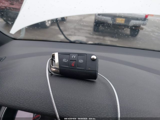 2017 VOLKSWAGEN GOLF GTI 3VW547AUXHM026857 Photo 10