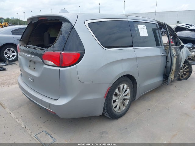 Chrysler Pacifica 2018 2C4RC1FG0JR279837 Image 4