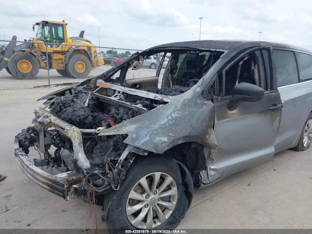 Chrysler Pacifica 2018 2C4RC1FG0JR279837 Image 6