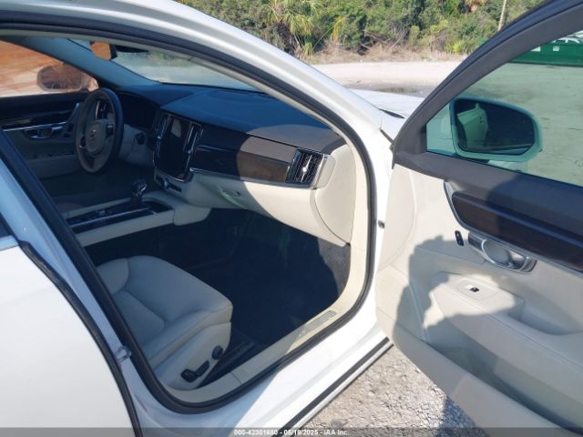 2018 VOLVO S90 LVY992MK6JP031811 Photo 4