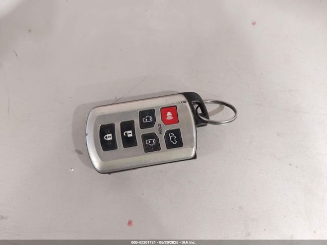 5TDYK3DC0FS668602 Toyota Sienna Xle Premium 8 Passenger