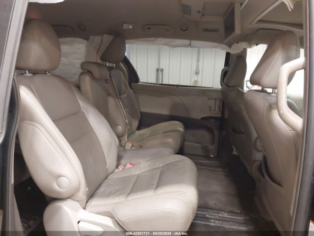 5TDYK3DC0FS668602 Toyota Sienna Xle Premium 8 Passenger