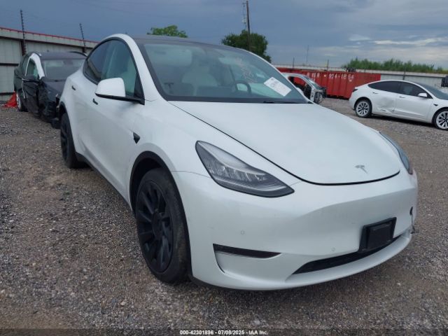 2021 TESLA MODEL Y 5YJYGDEE3MF068472