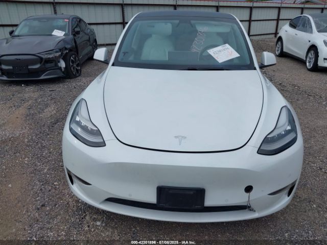 2021 TESLA MODEL Y 5YJYGDEE3MF068472 Photo 9