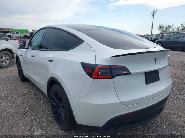 2021 TESLA MODEL Y 5YJYGDEE3MF068472 Photo 2