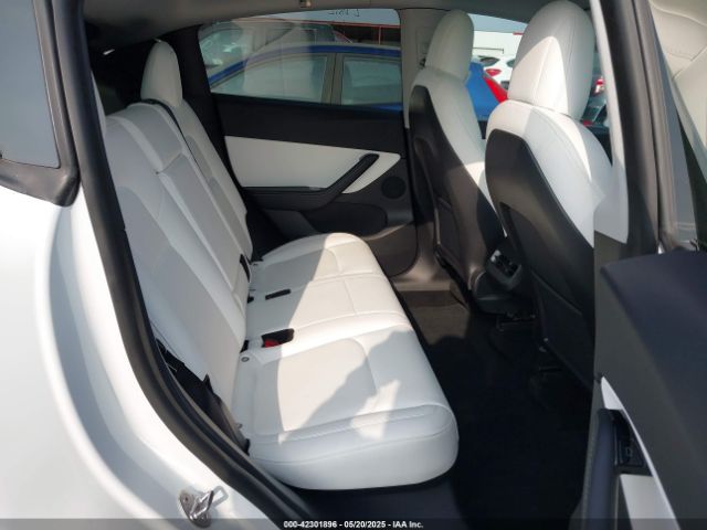 2021 TESLA MODEL Y 5YJYGDEE3MF068472 Photo 7