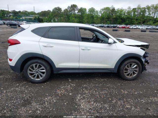 KM8J2CA41JU807280 Hyundai TUCSON SE