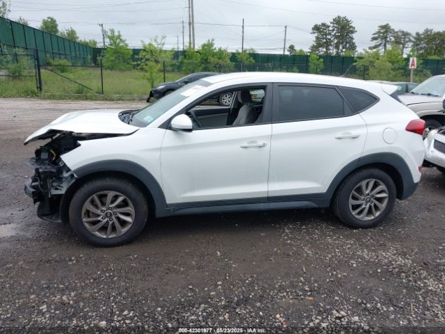 KM8J2CA41JU807280 Hyundai TUCSON SE