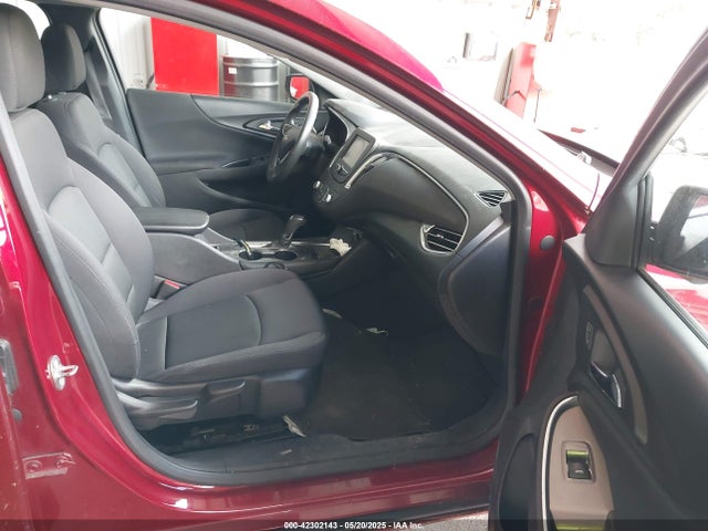 1G1ZE5ST9HF216069 Chevrolet MALIBU 1LT