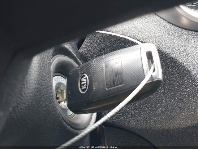 5XYPG4A38LG628283 KIA Sorento 2.4l Lx