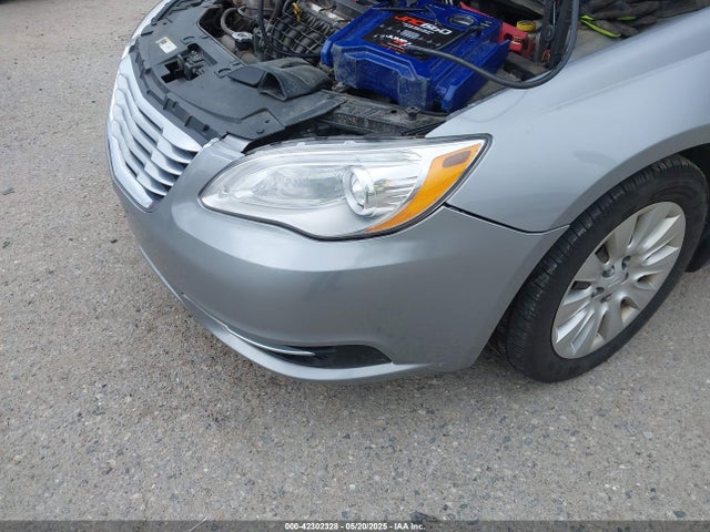 Chrysler 200 LX 2014 1C3CCBAB9EN231381 Image 12