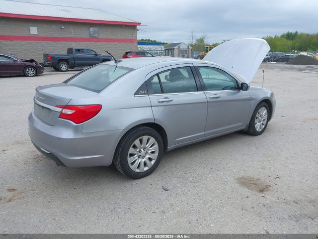 Chrysler 200 LX 2014 1C3CCBAB9EN231381 Image 4