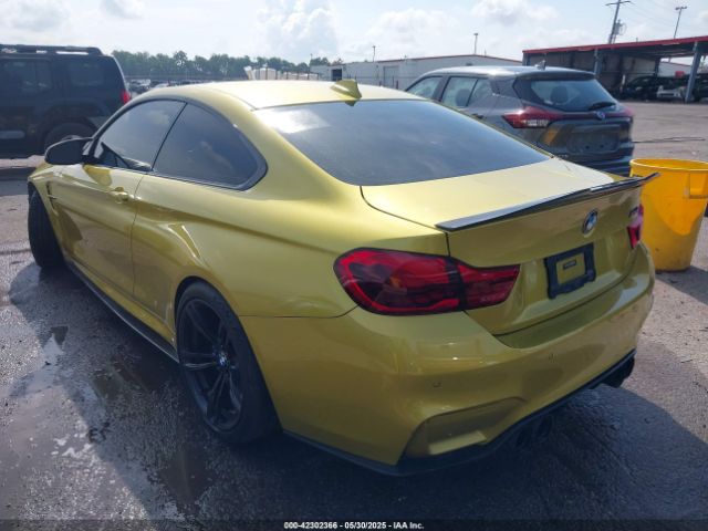 2016 BMW M4 WBS3R9C53GK335825 Photo 2