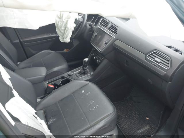 2020 VOLKSWAGEN TIGUAN 3VV2B7AX0LM124635 Photo 4