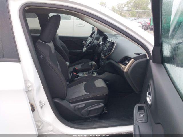 1C4PJLAB1FW695771 Jeep Cherokee Sport