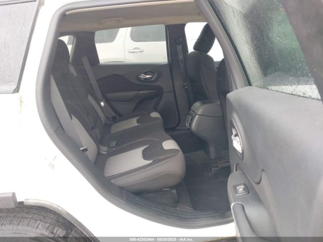 1C4PJLAB1FW695771 Jeep Cherokee Sport