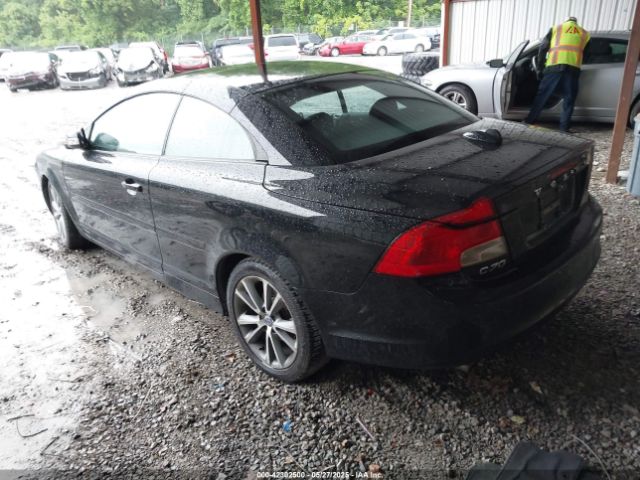 2011 VOLVO C70 YV1672MC7BJ117880 Photo 2