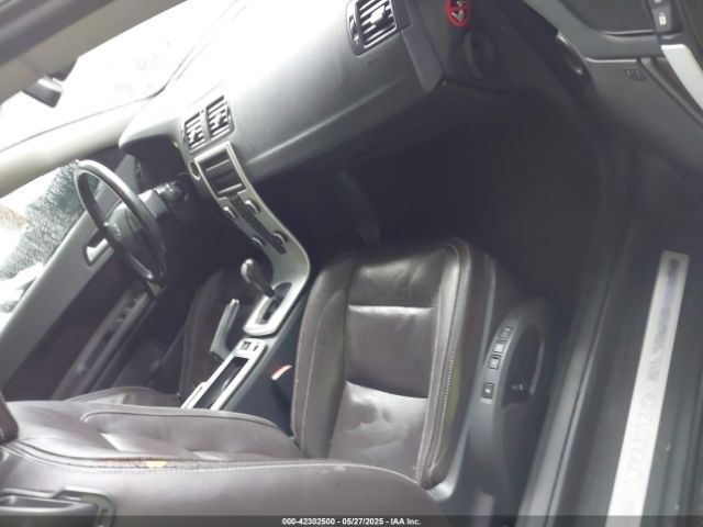 2011 VOLVO C70 YV1672MC7BJ117880 Photo 4
