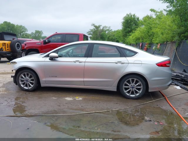 3FA6P0LU0HR354848 Ford Fusion Hybrid Se