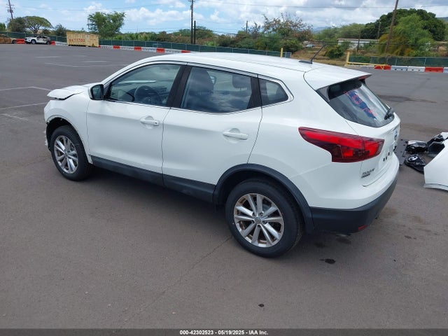 JN1BJ1CP4HW035978 Nissan 2017