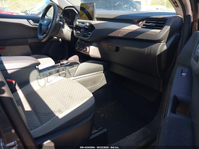 1FMCU9G63LUC13520 Ford ESCAPE SE