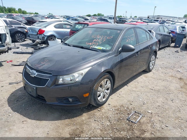 1G1PA5SGXE7186074 Chevrolet Cruze Ls Auto