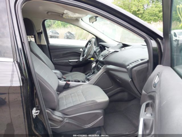 1FMCU0G78GUA19057 Ford ESCAPE SE
