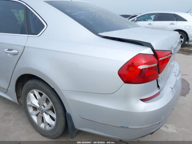 1VWAT7A35GC003544 Volkswagen Passat 1.8t S
