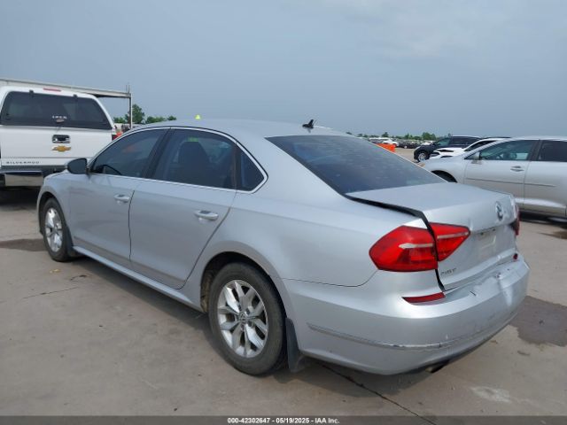 1VWAT7A35GC003544 Volkswagen Passat 1.8t S