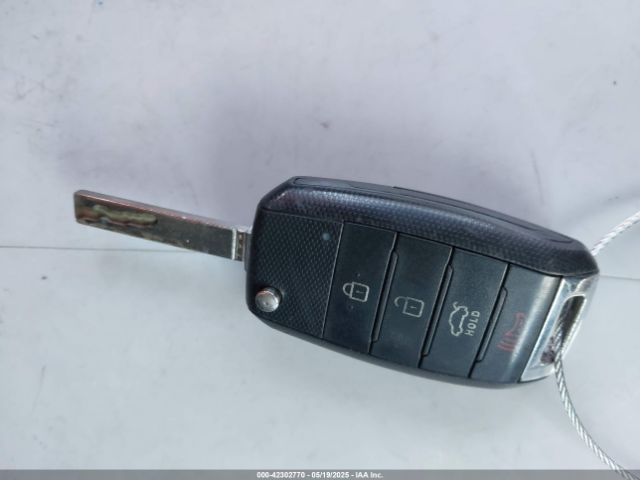 5XXGT4L39GG069586 KIA Optima Lx