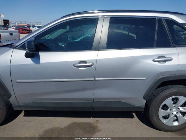 2T3F1RFV3MC255422 Toyota RAV4 LE